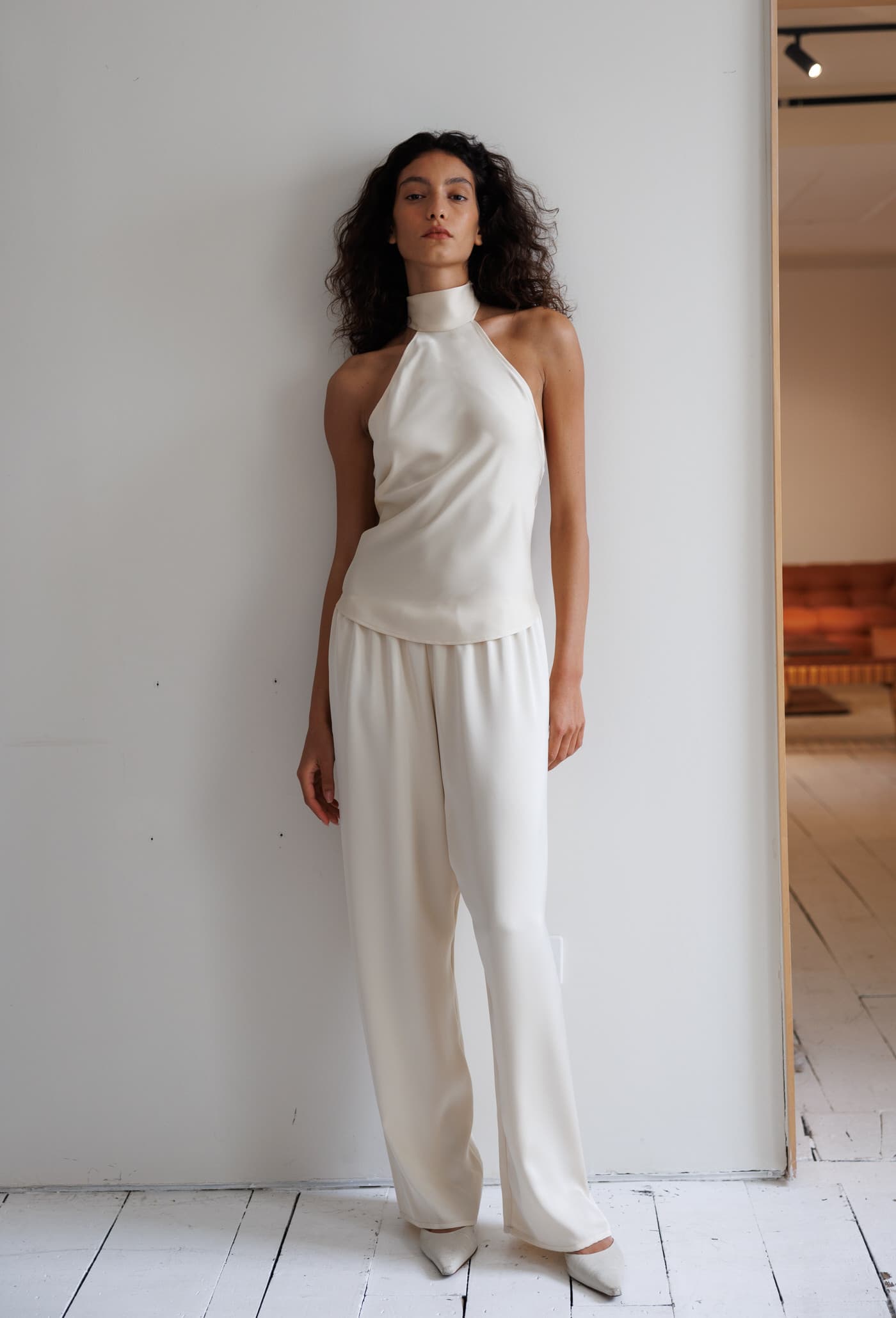 Straight leg pants double satin champagne